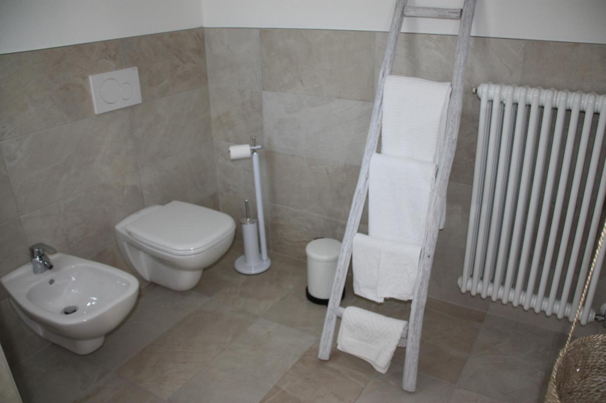 B&B Le Magnolie Faggeto Lario Exterior photo